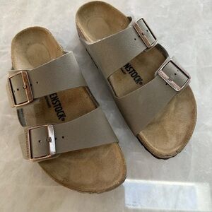 Birkenstock Arizona Sandals Stone Taupe Rose Gold Buckles Size 38 Narrow